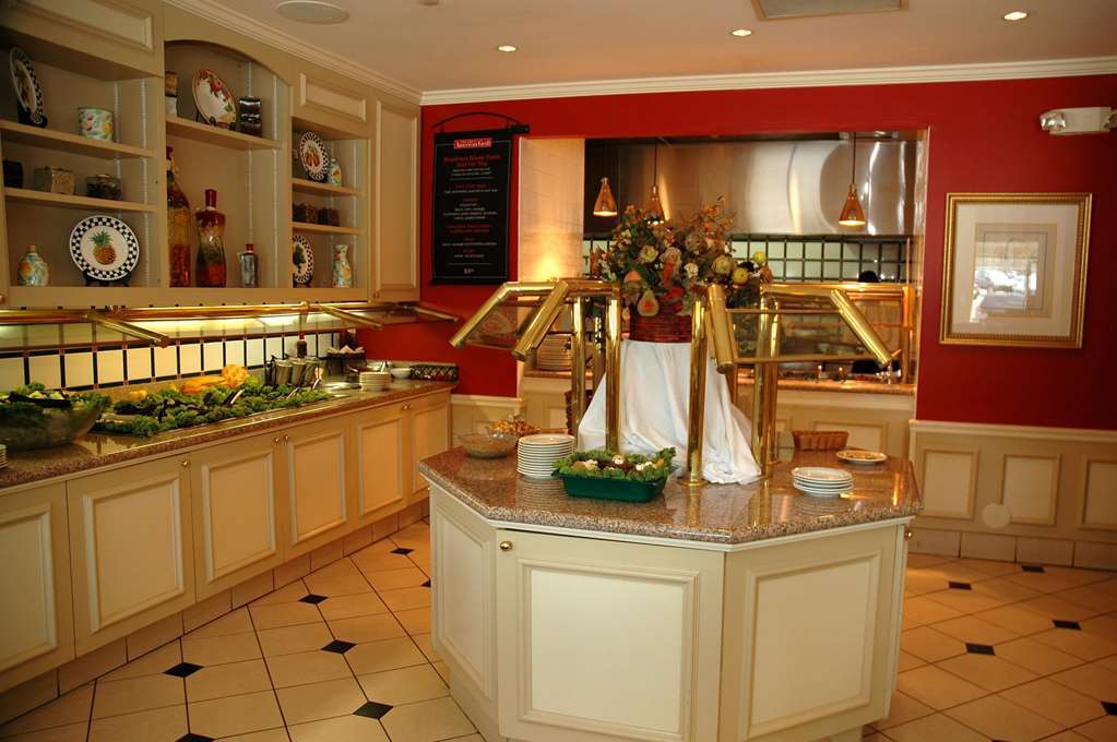 Hilton Garden Inn Kansas City/Kansas Restoran gambar