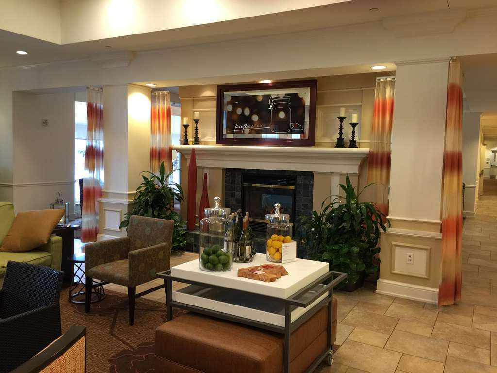 Hilton Garden Inn Kansas City/Kansas Dalaman gambar